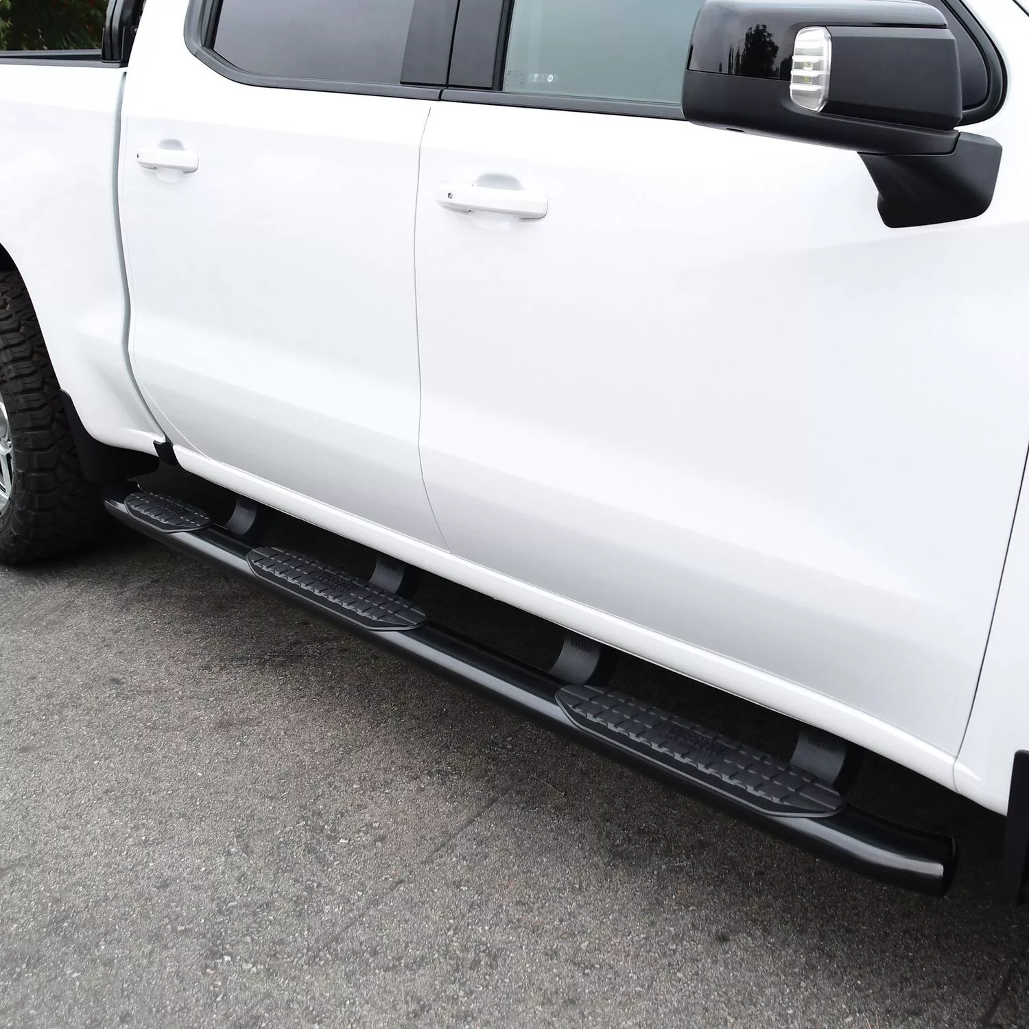 Westin PRO TRAXX 5 Oval W2W Nerf Step Bars
