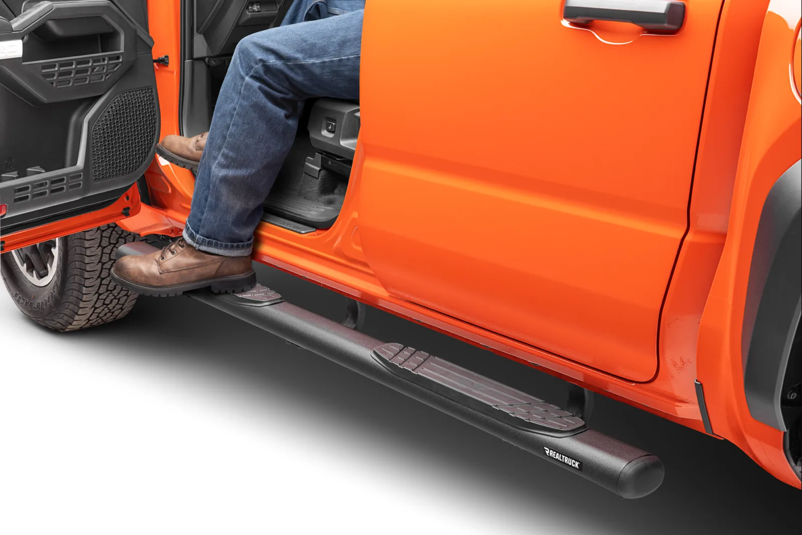 4″ OE Xtreme Side Steps with Mounting Brackets Kit – Double Cab Only