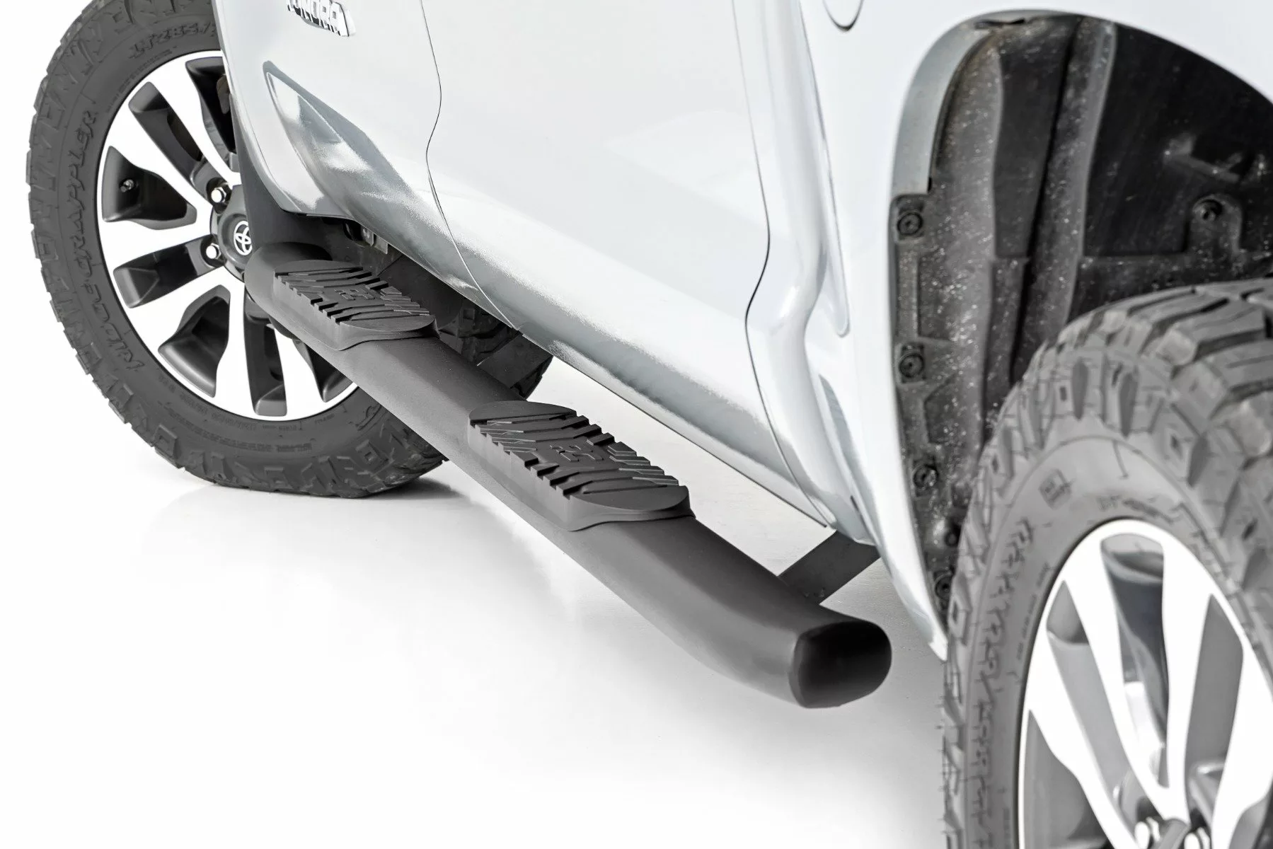 Rough Country Oval Nerf Step; Crew Cab; Black; Toyota Tundra 2WD/4WD (07-21)