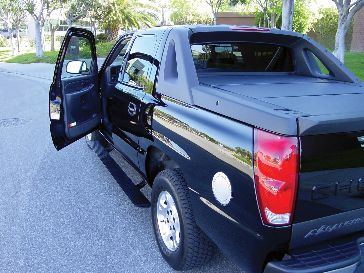 PowerStep Electric Running Board - 07-14 Tahoe/Suburban/Yukon/ Escalade