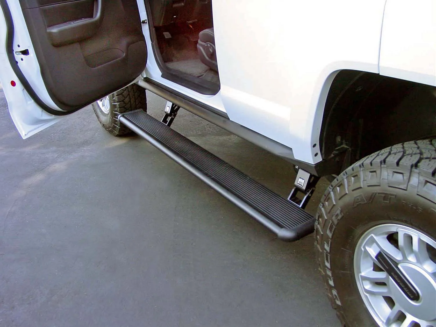 PowerStep Electric Running Board - 05-10 Hummer H3, 09-19 Hummer H3T