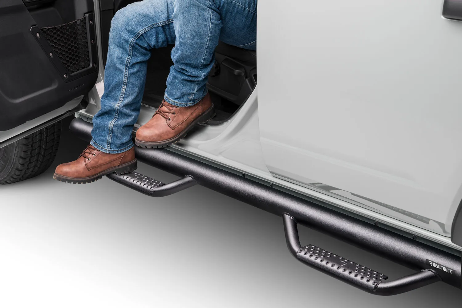 BKES-NFBnfab-nerf-step-textured-2021-ford-bronco-cactus-gray-studio-11