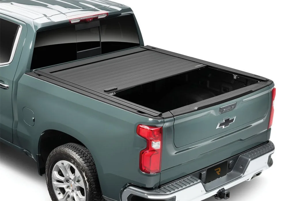 RetraxPRO MX – 24-26 Silv/Sierra EV w/out Midgate Option w/o Stk Pkt – Std Rail Tonneau Cover