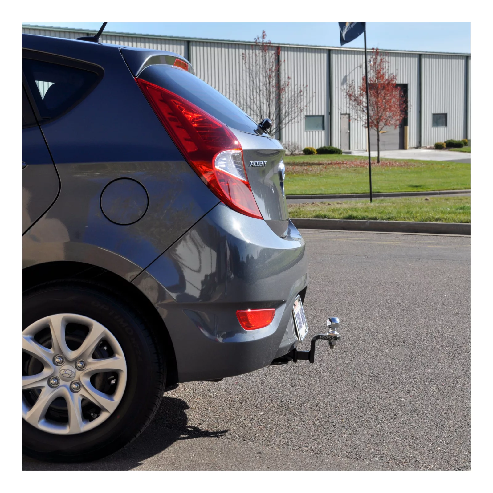 Class 1 Trailer Hitch, 1-1/4″ Ball Mount, Select Hyundai Accent, Kia Rio
