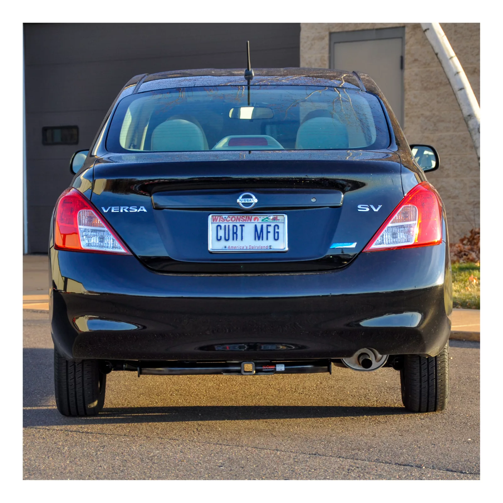 Class 1 Trailer Hitch, 1-1/4″ Receiver, Select Nissan Versa