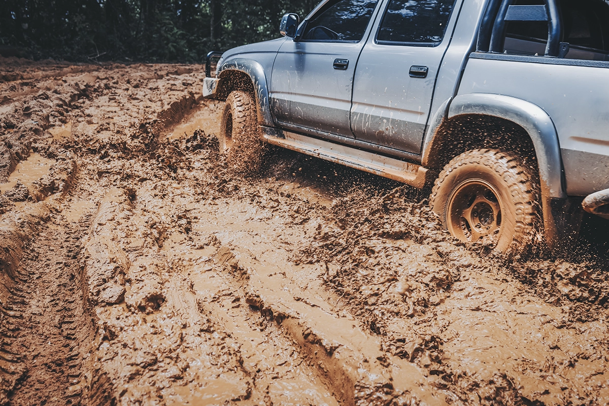 Recovery Gear Every Overlander Should Have (Bare Minimum)